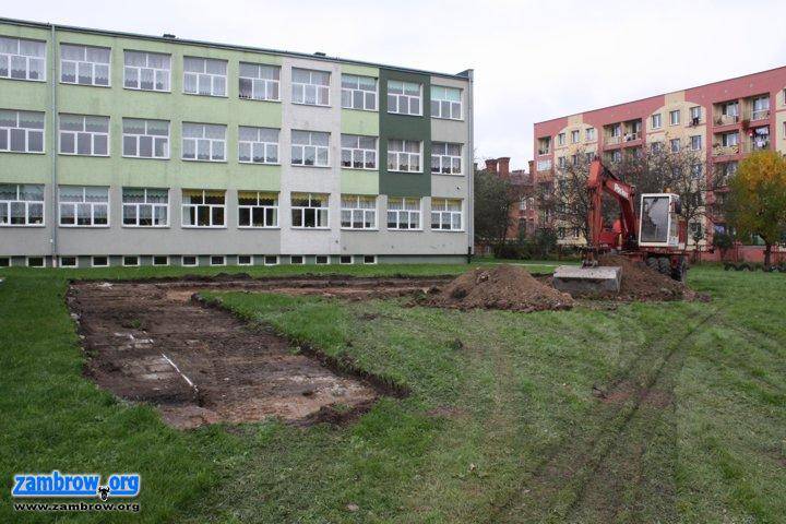 Ruszyły budowy szkolnych placów zabaw