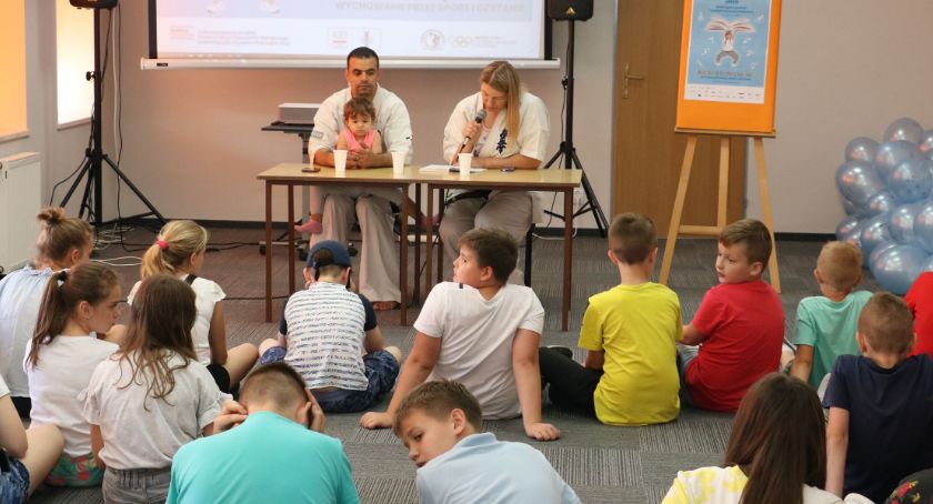 Karate w bibliotece? Czemu nie! XVIII Ogólnopolski Tydzień Czytania [foto]