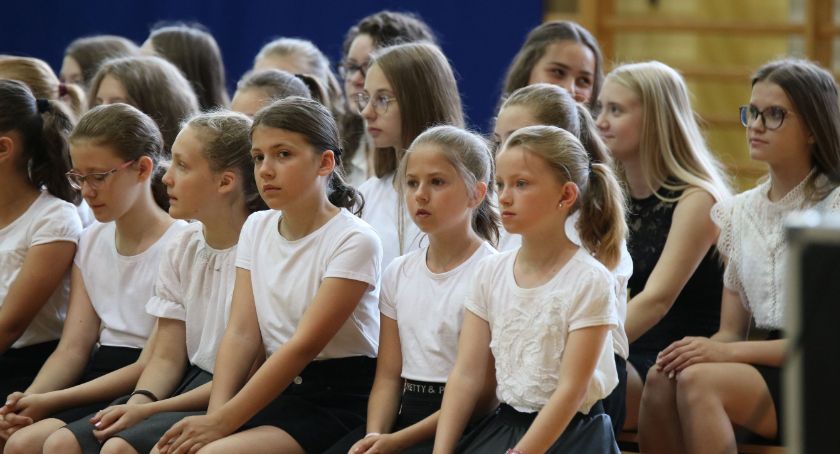 SP4 - galeria zdjęć z zakończenia roku szkolnego 2018/2019 [foto]
