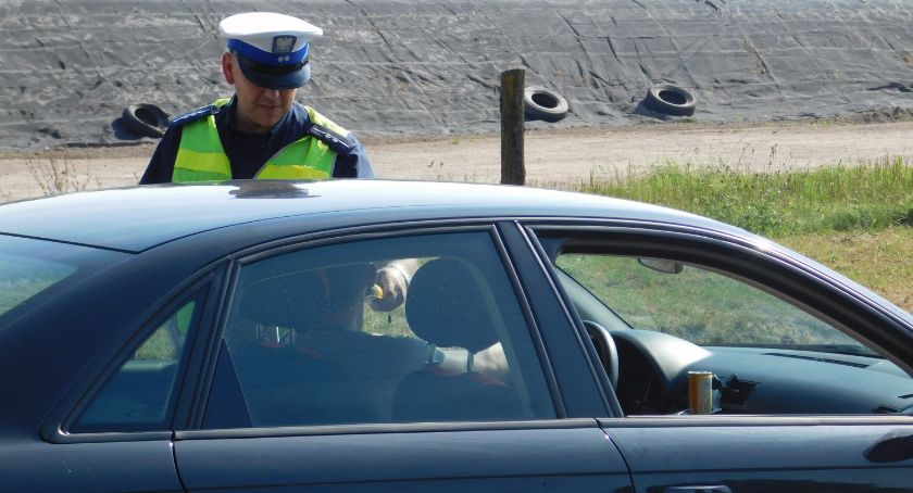 3 kolizje i 2 nietrzeźwych kierowców - zambrowska „drogówka” podsumowała długi weekend