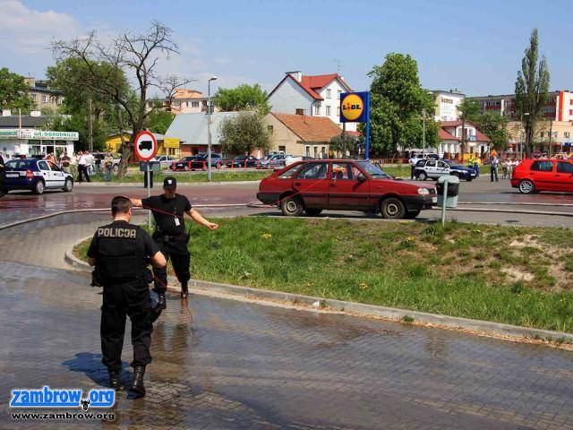 Pożar sklepu LIDL i bomba przy stacji paliw