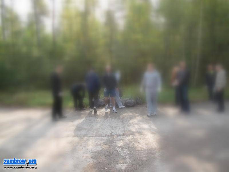 Osadzeni z Czerwonego Boru sprzątali świat