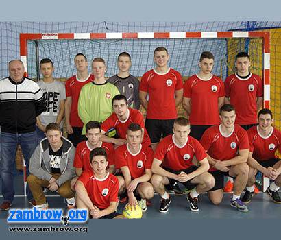 „Czerwoniak” na piątkę w futsalu i kosza