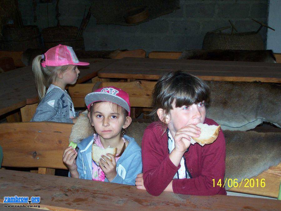 Przedszkolaki z MP6 w Wiosce Indiańskiej [foto]
