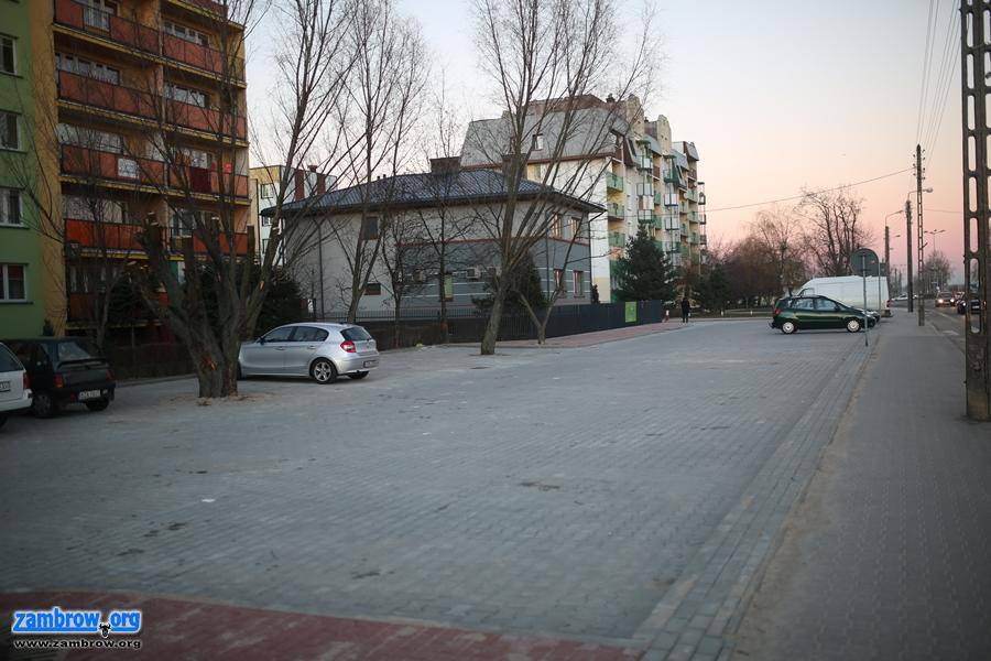 Coraz więcej miejsc parkingowych na osiedlu „Północ” [foto]