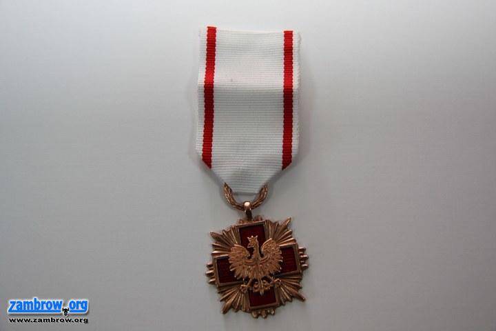 ZSA z odznaką Polskiego Czerwonego Krzyża