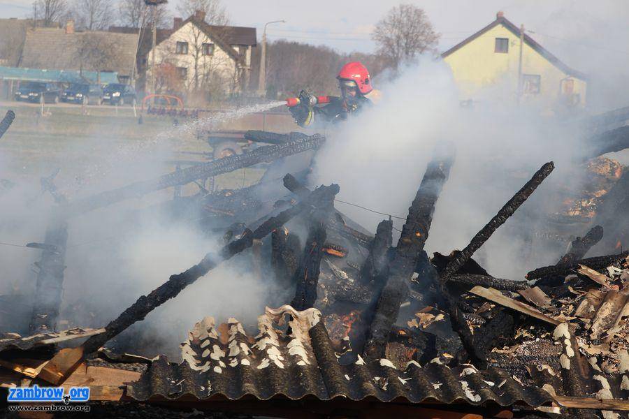 Pożar stodoły w Żabikowie Rządowym [foto+video]