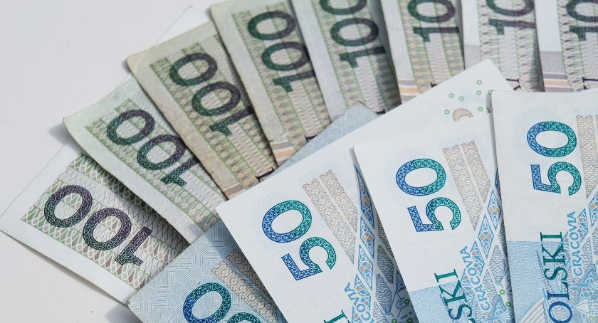 Bank czy listonosz? Co wybierają seniorzy?