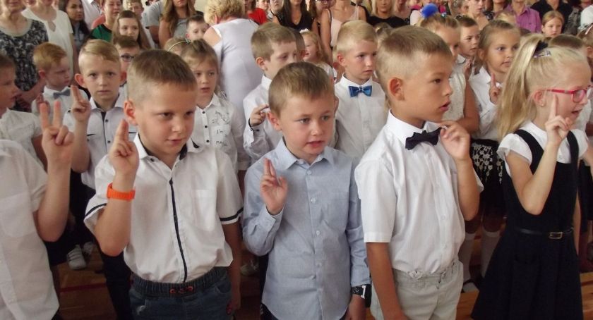 SP3 - galeria zdjęć z rozpoczęcia roku szkolnego 2019/2020 [foto]