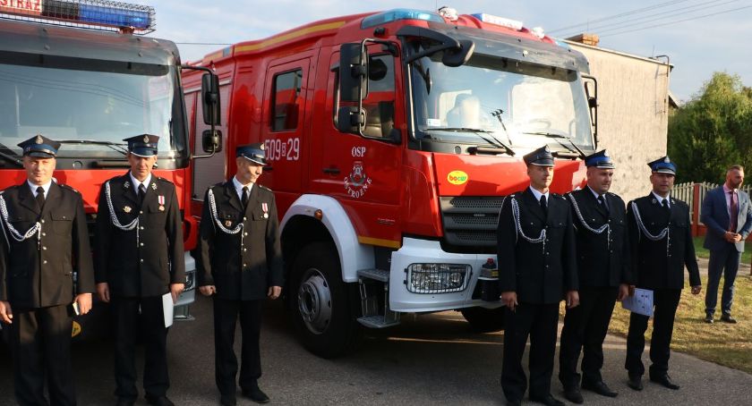 OSP Ostrożne ma nowy wóz strażacki [foto]