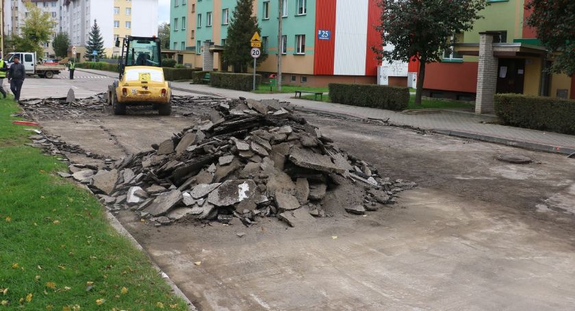 Utrudnienia przy ul. Białostockiej. ZSM remontuje drogę osiedlową [foto]
