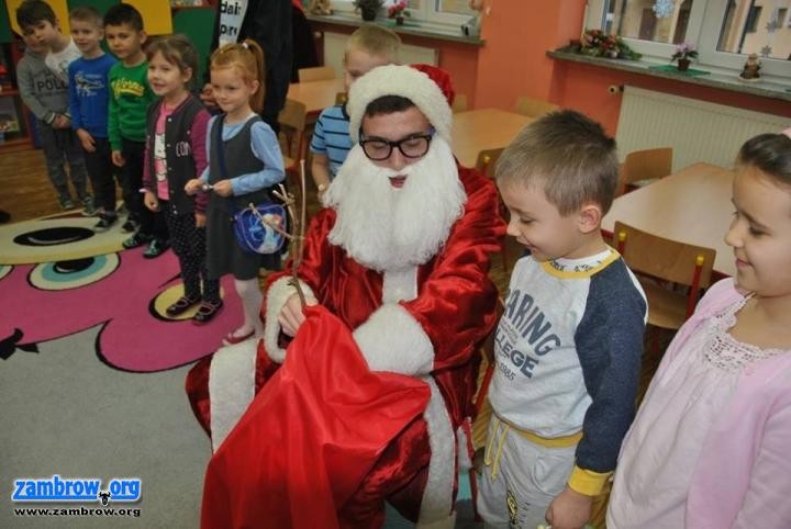 Przedszkolaki poznały jeden dzień z życia gimnazjalisty [foto]