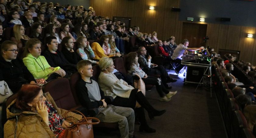 Ze szkolnej ławki do CK na lekcję historii. Temat zajęć – bitwa o Zambrów [foto]