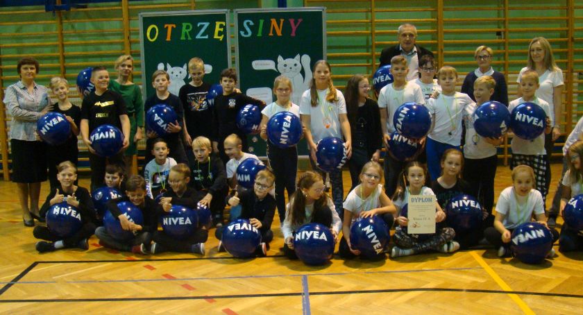 Otrzęsiny czwartoklasistów w zambrowskiej „Piątce” [foto]