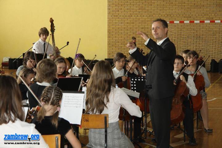 Uczniowie białostockiej szkoły muzycznej z koncertem w Zambrowie