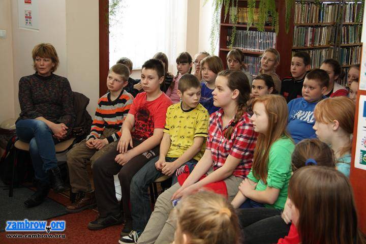 Pisarz Tomasz Trojanowski w Bibliotece Gminnej w Szumowie