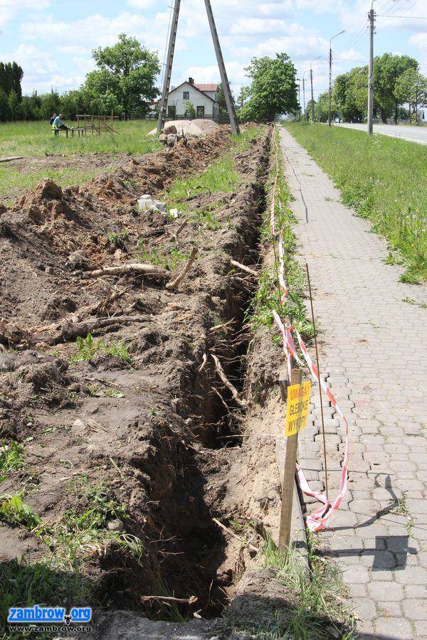 Zniknęło stare ogrodzenie przy cmentarzu [foto]