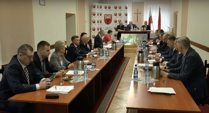 Oświadczenia majątkowe władz oraz radnych Powiatu Zambrowskiego. Zobacz, kto ile zarobił