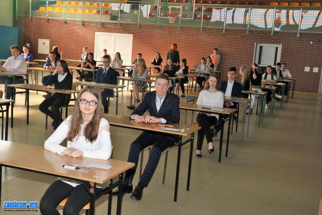 Gimnazjaliści napisali testy z matematyki i nauk przyrodniczych [foto+arkusze]