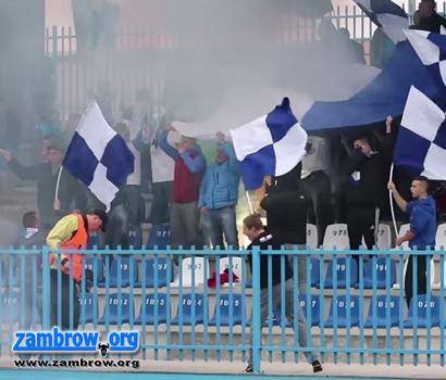 Interwencja policji podczas meczu Olimpii Zambrów