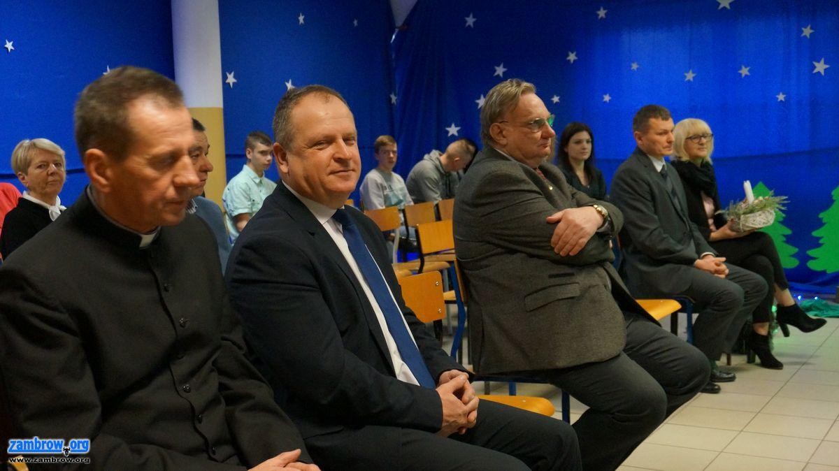 Spotkanie wigilijne w zespole szkół SWEiRP [foto]