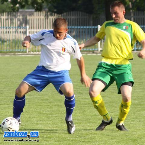 Olimpia Zambrów wygrała z Dębem Dąbrowa Białostocka (fotoreportaż)