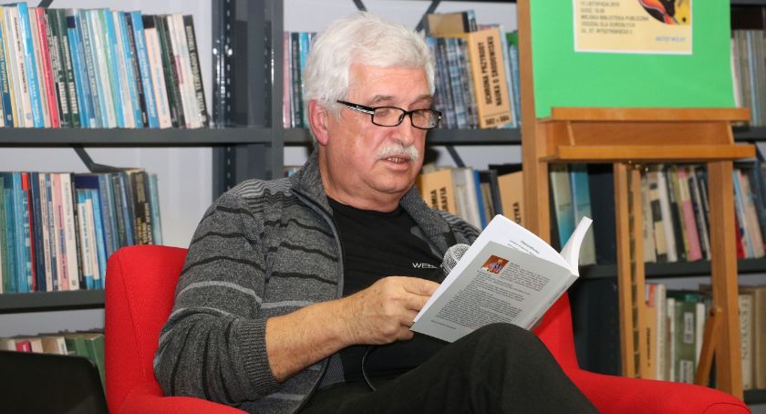 Maciej Szczepański gościł w zambrowskiej MBP [foto]