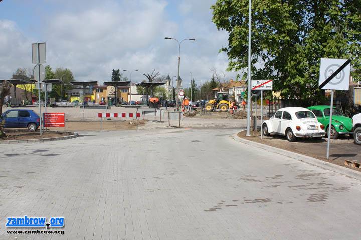 Jak wyjechać z parkingu Tesco?