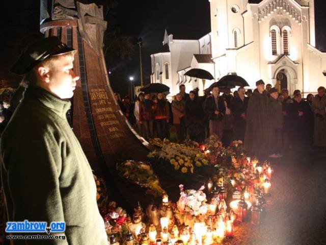 Zambrów. 10.04.2010 r. Marsz Światła - fotoreportaż