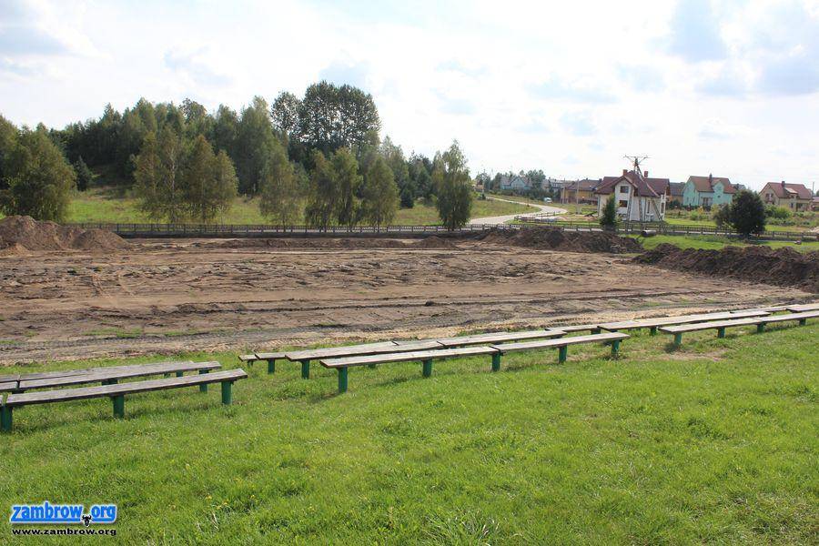 Początek prac nad budową przyszkolnego boiska w Rutkach-Kossakach [foto]