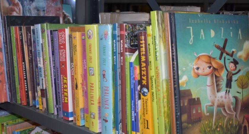 Nowości wydawnicze w zambrowskiej bibliotece zakupione w ramach Narodowego Programu Rozwoju Czytelnictwa 