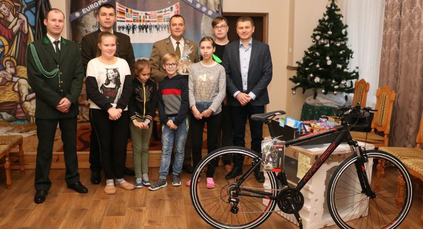 Świąteczne prezenty od „Łosia” dla domu dziecka [foto]