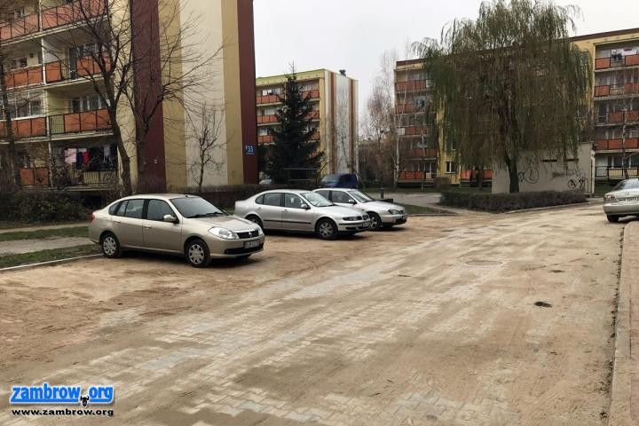 Remont nawierzchni drogi osiedlowej zakończony [foto]