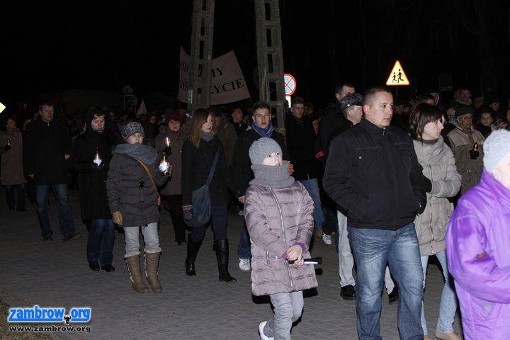 Mieszkańcy Zambrowa oddali hołd Papieżowi [foto]