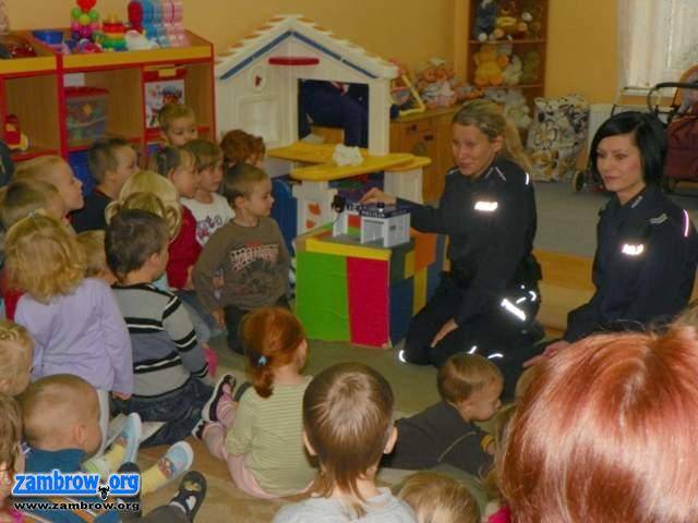 Policjantki w przedszkolu 