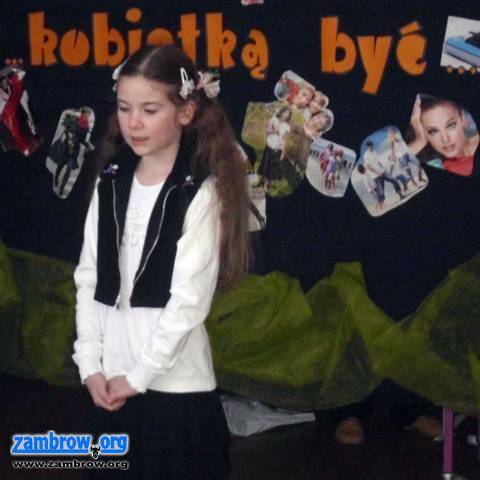 Stary Skarżyn: Być kobietą, być kobietą
