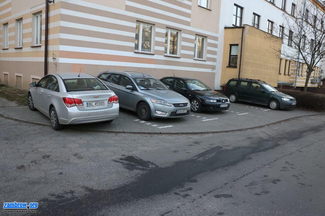 Nowy parking przy urzędzie? [foto]