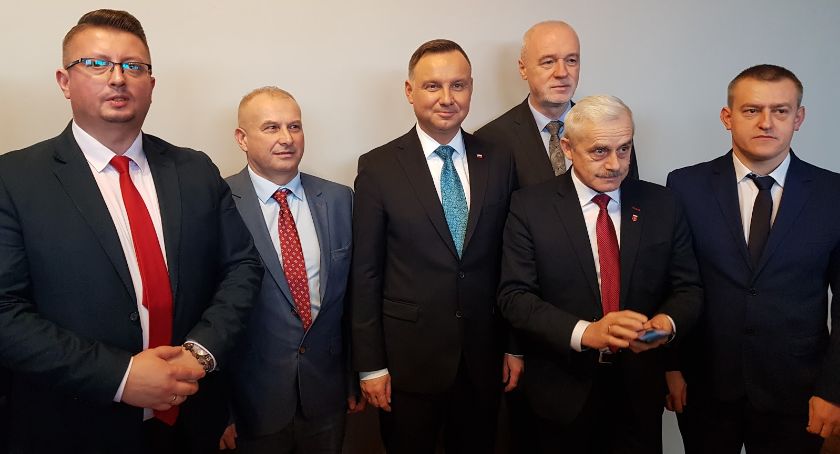 Prezydent odwiedził Podlasie. Samorządowcy z powiatu zambrowskiego na spotkaniu z Andrzejem Dudą