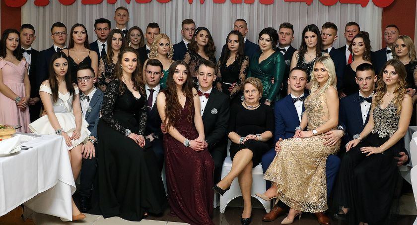 Studniówka ZSA 2020 - zdjęcia grupowe