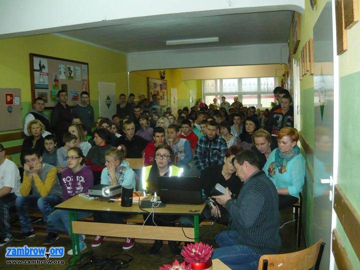 Policjanci odwiedzili wychowanków SOSW