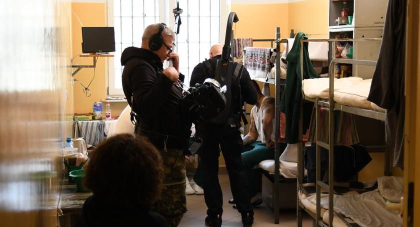 Ekipa filmowa Polsatu Play w Zakładzie Karnym w Czerwonym Borze