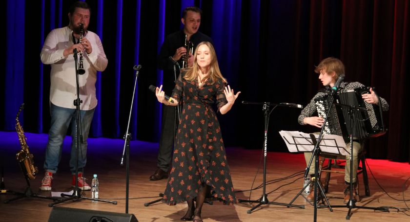 Dzień Babci i Dziadka w zambrowskim Centrum Kultury [foto]