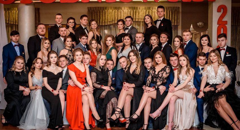 Studniówka ZS1 2020 - zdjęcia grupowe