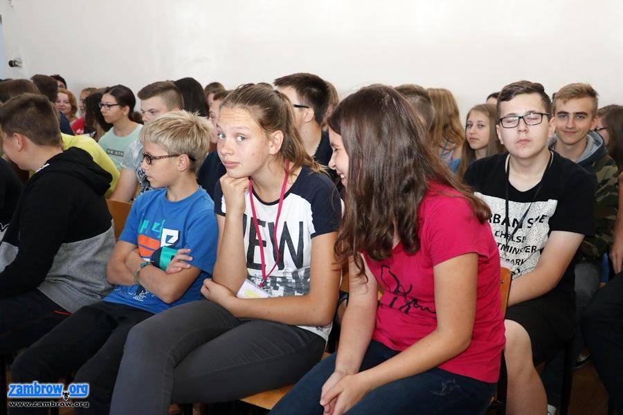 Wspólne czytanie w ZSO [foto]