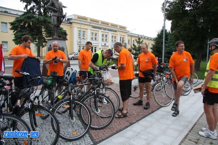 Wyruszyli rowerami z Zambrowa do Wilna