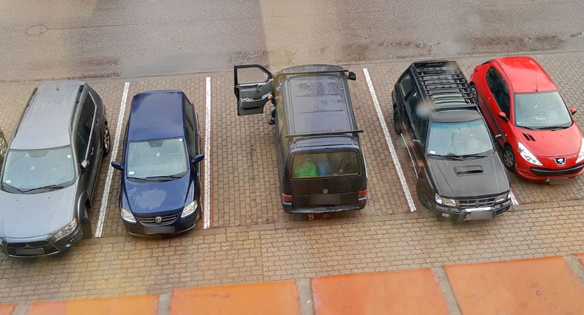 Parkuj z głową - kolejna odsłona parkujących trochę inaczej [foto]
