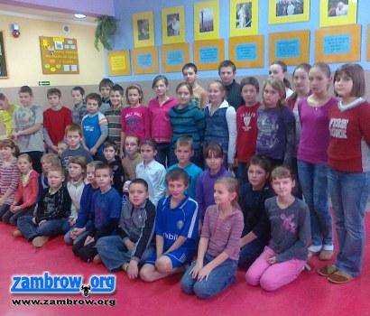 Uczniowie SP w Osowcu pomagają potrzebującym