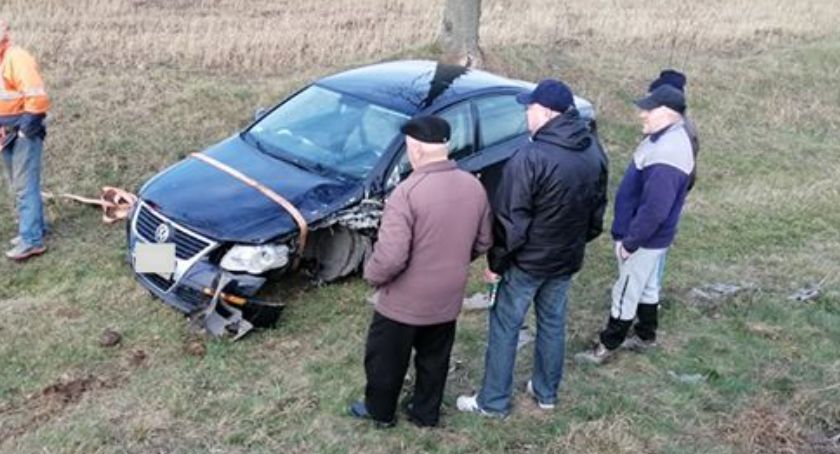 Zderzenie 2 osobówek na DW679