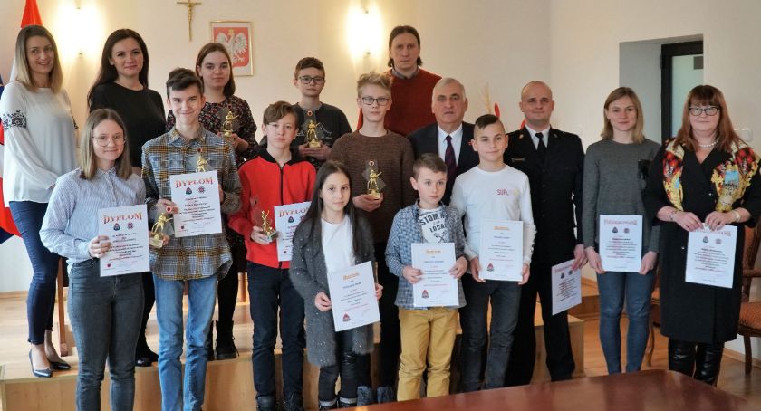 Miejskie eliminacje do XLIII Ogólnopolskiego Turnieju Wiedzy Pożarniczej „Młodzież zapobiega pożarom” [foto]