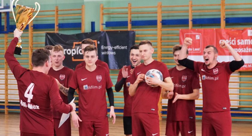 Piłkarze z Rutek wygrali Puchar Prezesa TKKF Żubr Zambrów  [foto+wyniki]